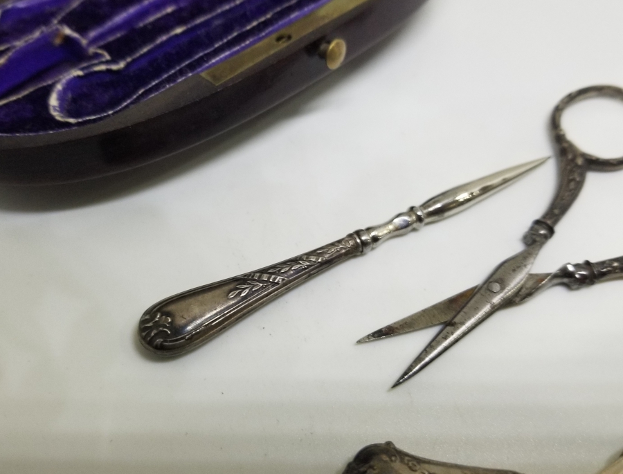 ORİJİNAL KUTUSUNDA ÇOK NADİR OSMANLI DÖNEMİ DİKİŞ TAKIMI