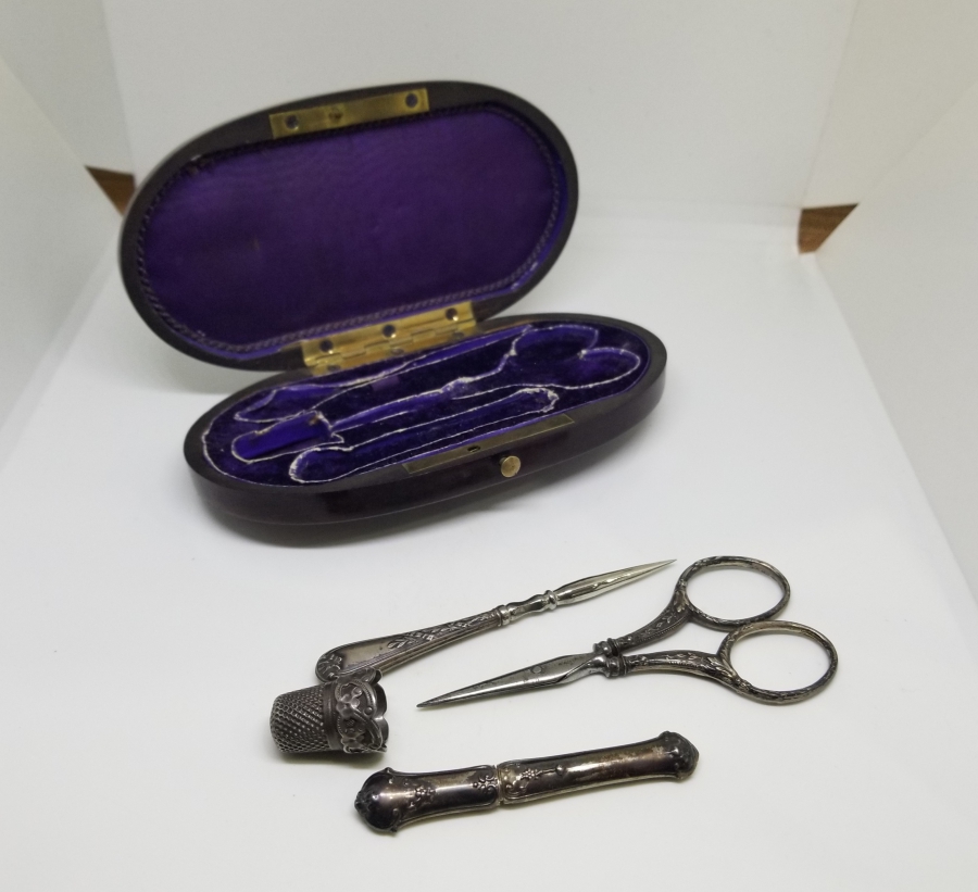 ORİJİNAL KUTUSUNDA ÇOK NADİR OSMANLI DÖNEMİ DİKİŞ TAKIMI