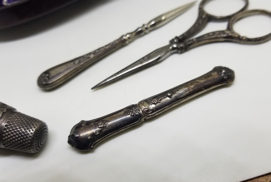 ORİJİNAL KUTUSUNDA ÇOK NADİR OSMANLI DÖNEMİ DİKİŞ TAKIMI