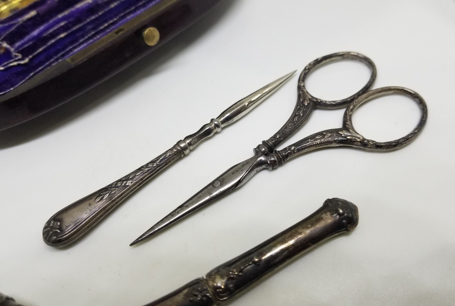 ORİJİNAL KUTUSUNDA ÇOK NADİR OSMANLI DÖNEMİ DİKİŞ TAKIMI