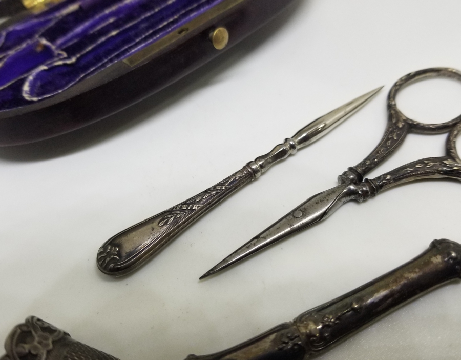 ORİJİNAL KUTUSUNDA ÇOK NADİR OSMANLI DÖNEMİ DİKİŞ TAKIMI