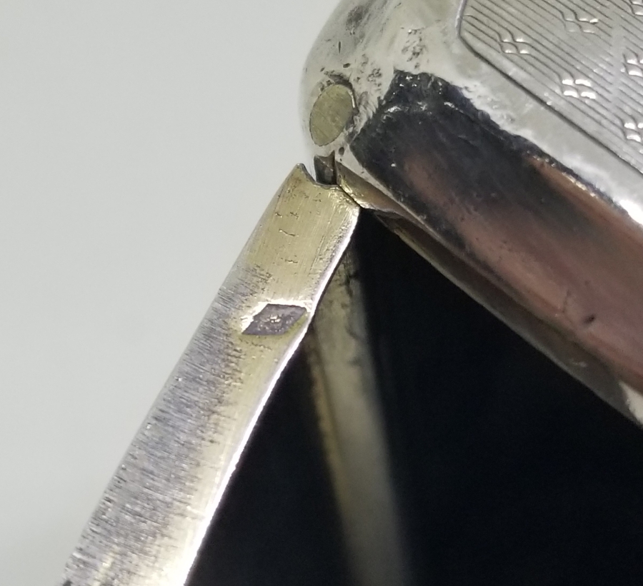 AZNAVUR İŞÇİLİKLİ ANTİKA GÜMÜŞ TÜTÜN TABAKASI