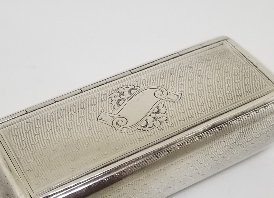 AZNAVUR İŞÇİLİKLİ ANTİKA GÜMÜŞ TÜTÜN TABAKASI