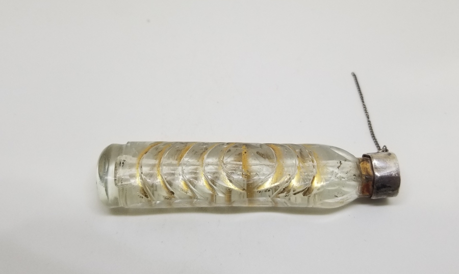 ÜZERİ ALTIN VERMEYLİ GÜMÜŞ KAPAKLI OSMANLI DÖNEMİ NADİR BEYKOZ PARFÜM ŞİŞESİ