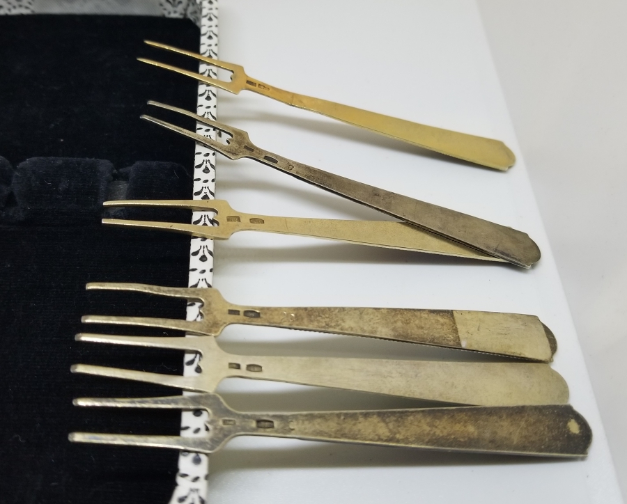 ORİJİNAL KUTUSUNDA MİNE İŞÇİLİKLİ ANTİKA GÜMÜŞ SOVYET ÇATAL TAKIMI