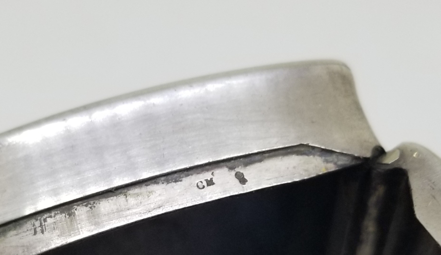 AZNAVUR İŞÇİLİKLİ VE İNSİYALLİ ANTİKA GÜMÜŞ SİGARA TABAKASI