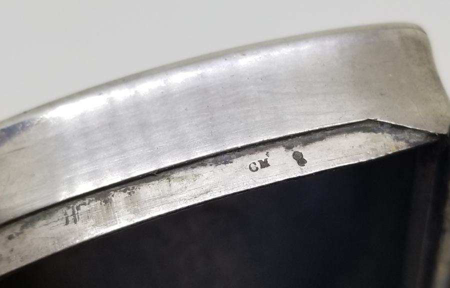 AZNAVUR İŞÇİLİKLİ VE İNSİYALLİ ANTİKA GÜMÜŞ SİGARA TABAKASI