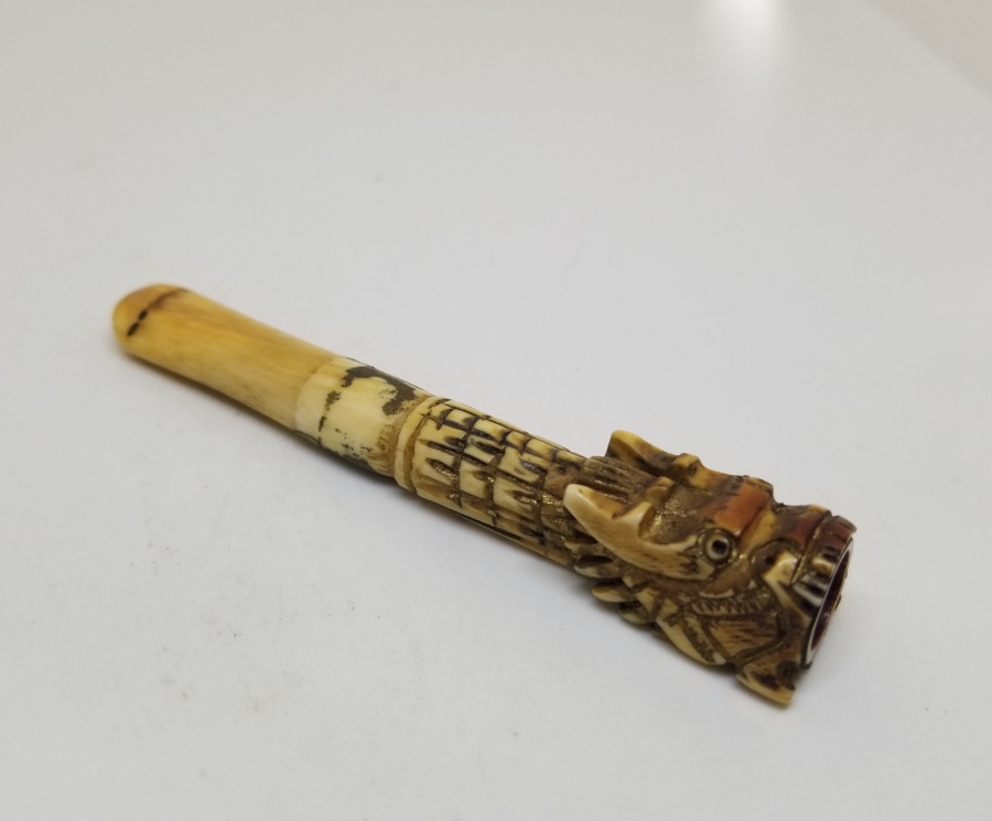 OSMANLI DÖNEMİ EJDERHA FORMUNDA YAPILMIŞ NADİR FİLDİŞİ SİGARA AĞIZLIĞI