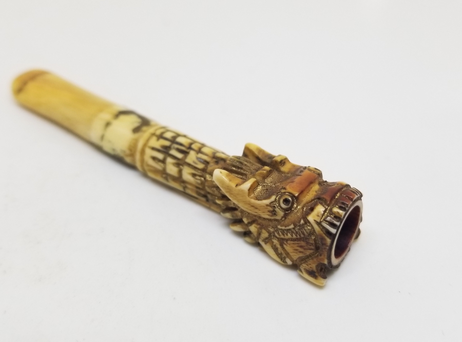 OSMANLI DÖNEMİ EJDERHA FORMUNDA YAPILMIŞ NADİR FİLDİŞİ SİGARA AĞIZLIĞI