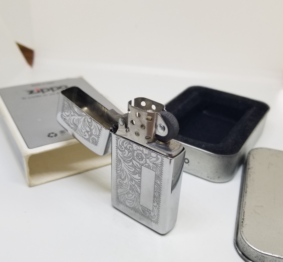 ORİJİNAL KUTUSUNDA ZİPPO ÇAKMAK