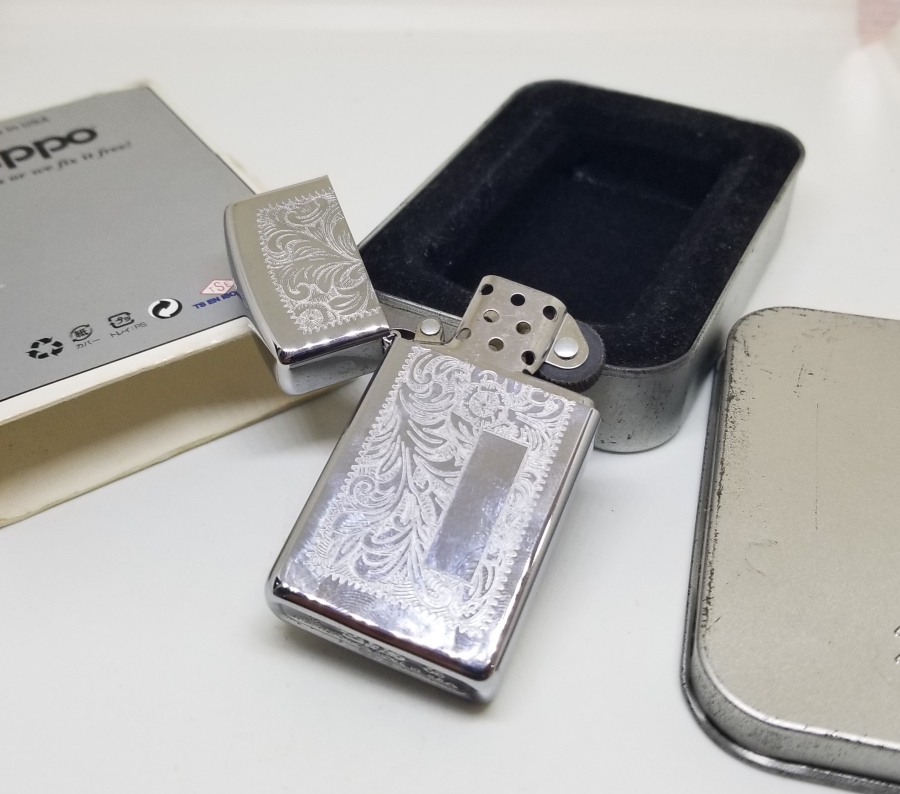 ORİJİNAL KUTUSUNDA ZİPPO ÇAKMAK