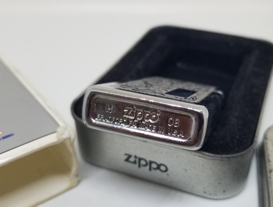 ORİJİNAL KUTUSUNDA ZİPPO ÇAKMAK