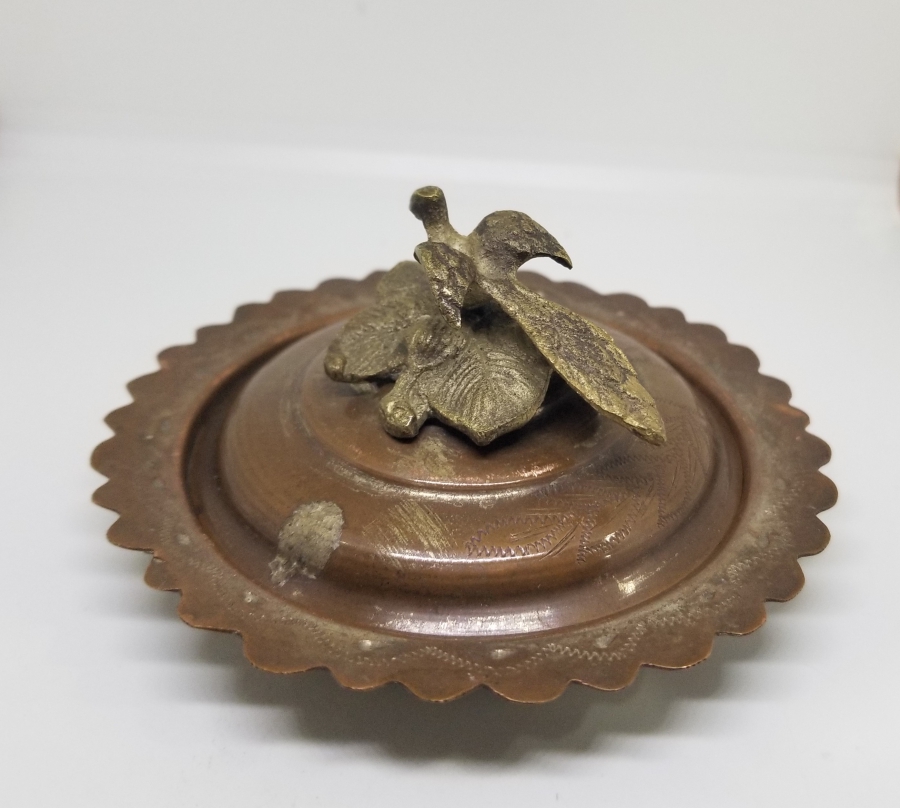 ÜZERİ KALEM İŞÇİLİKLİ VE KUŞLU ANTİKA KAPAKLI MAMA KABI