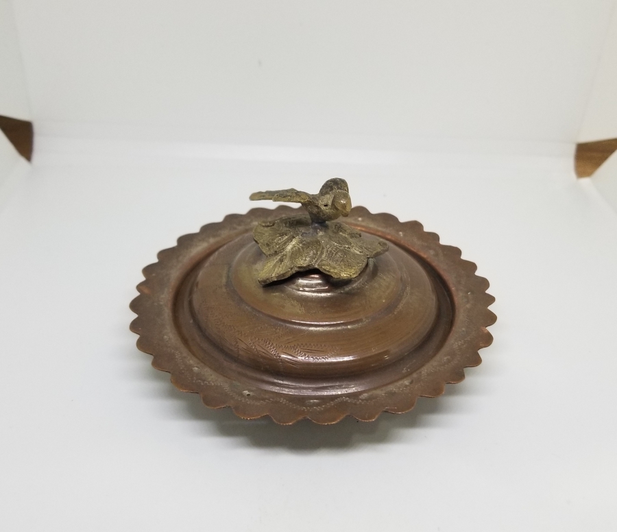 ÜZERİ KALEM İŞÇİLİKLİ VE KUŞLU ANTİKA KAPAKLI MAMA KABI