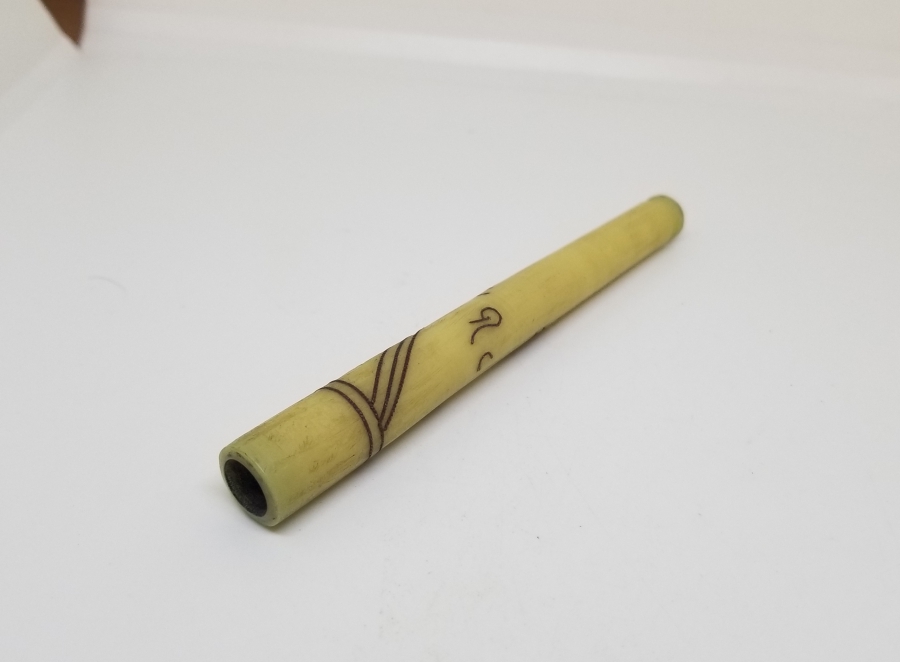 OSMANLI DÖNEMİ GÜMÜŞ ÇAKMA İŞÇİLİKLİ VE OSMANLICA YAZILI AFYON YAPIMI SİGARA AĞIZLIĞI