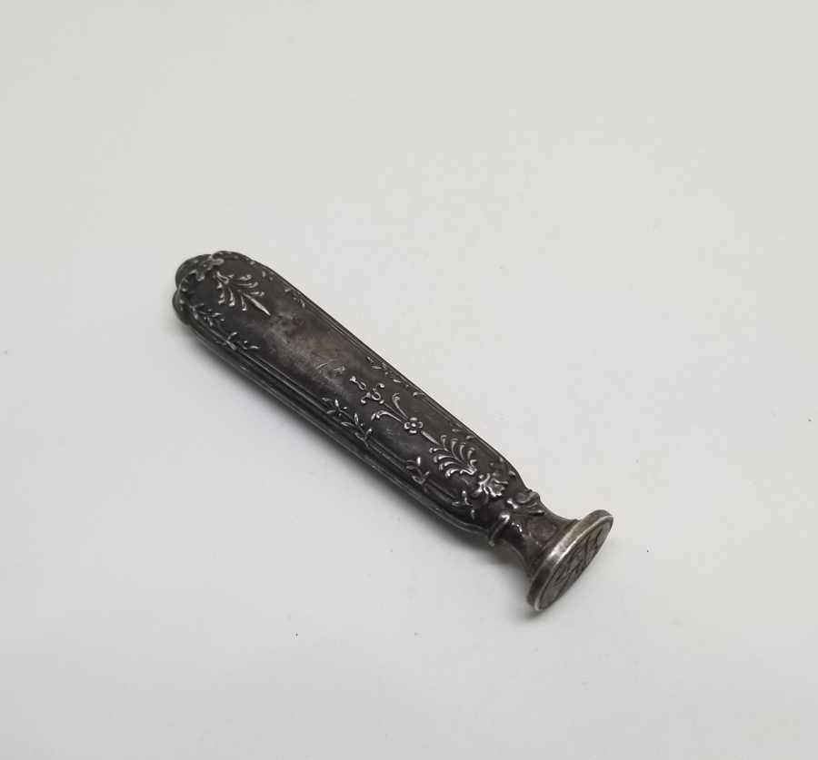 TUTMACI KABARTMA İŞÇİLİKLİ GÜMÜŞ BÜYÜK BOY ERMENİ MUM MÜHRÜ