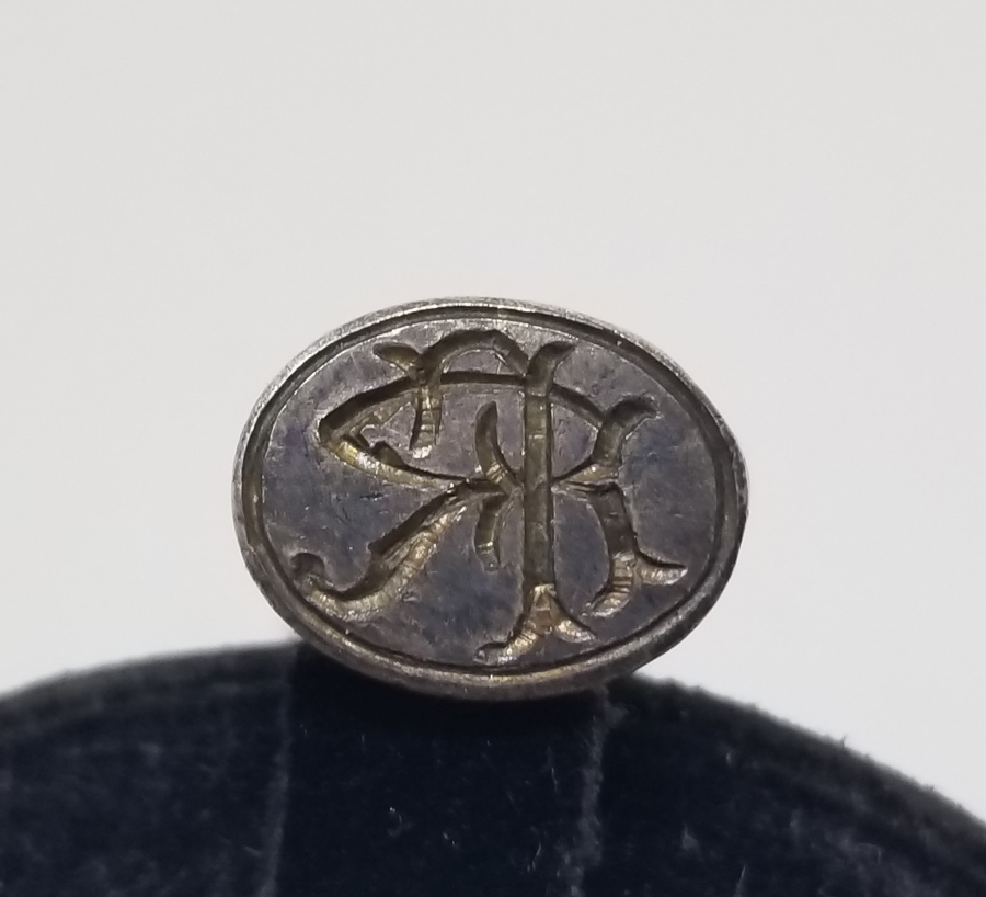 TUTMACI KABARTMA İŞÇİLİKLİ GÜMÜŞ BÜYÜK BOY ERMENİ MUM MÜHRÜ