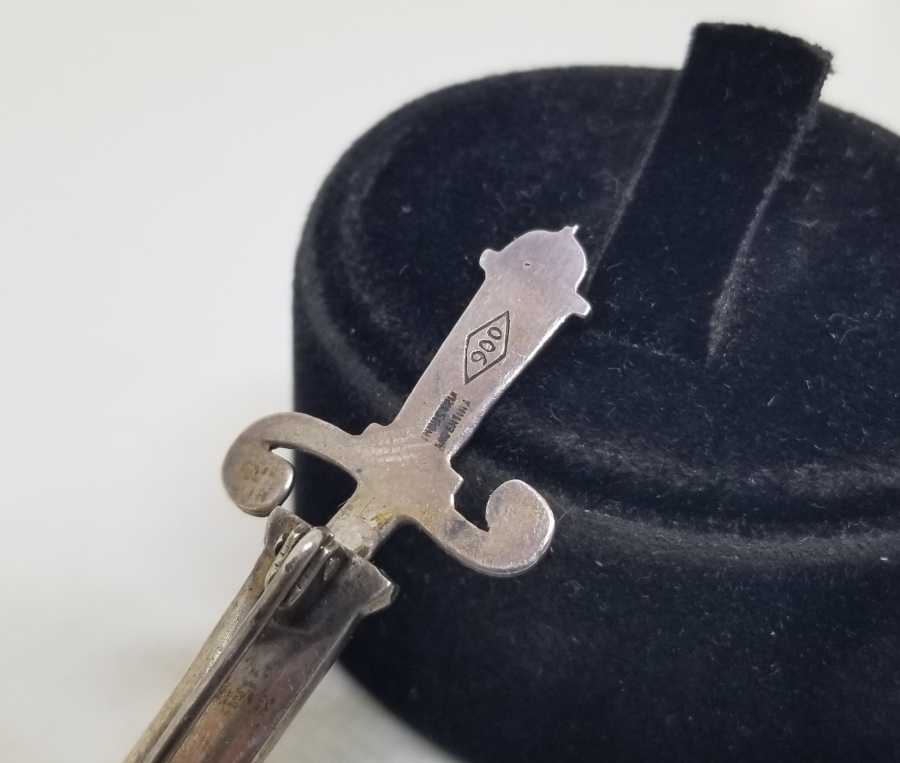 ÜZERİ KALEM VE TESTERE İŞÇİLİKLİ TAMAMI EL YAPIMI GÜMÜŞ FRANSIZ BROŞ