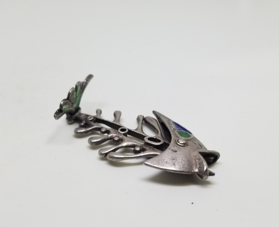 ÜZERİ MİNE İŞÇİLİKLİ BALIK FORMLU ANTİKA GÜMÜŞ OBJE