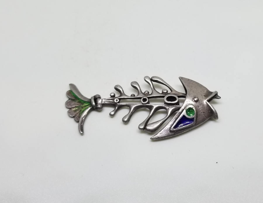 ÜZERİ MİNE İŞÇİLİKLİ BALIK FORMLU ANTİKA GÜMÜŞ OBJE