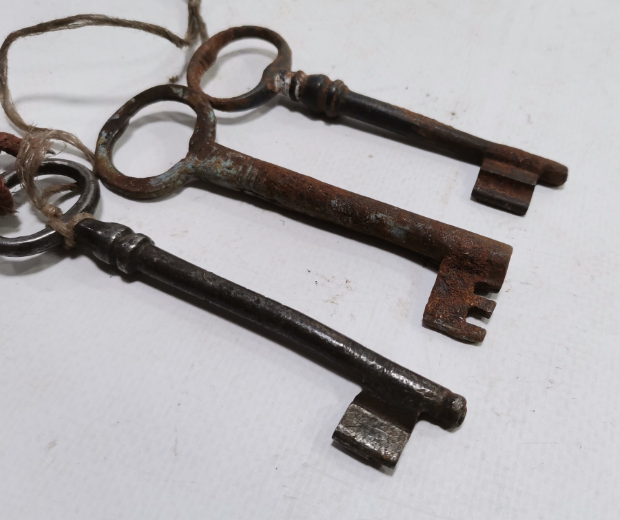 EL YAPIMI OSMANLI DÖNEMİ 3 ADET ANAHTAR