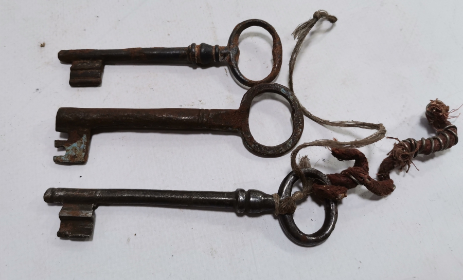 EL YAPIMI OSMANLI DÖNEMİ 3 ADET ANAHTAR