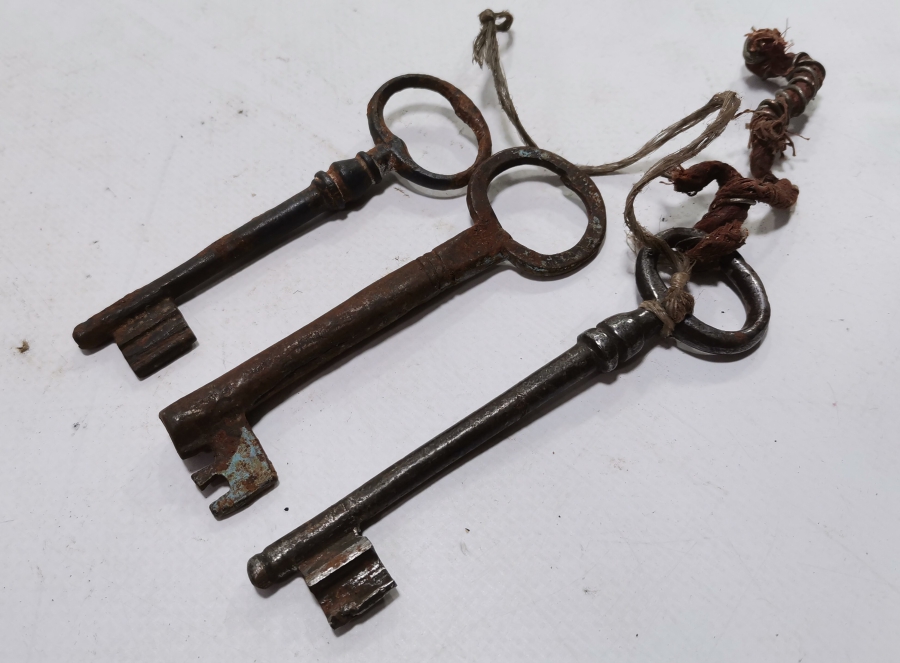 EL YAPIMI OSMANLI DÖNEMİ 3 ADET ANAHTAR