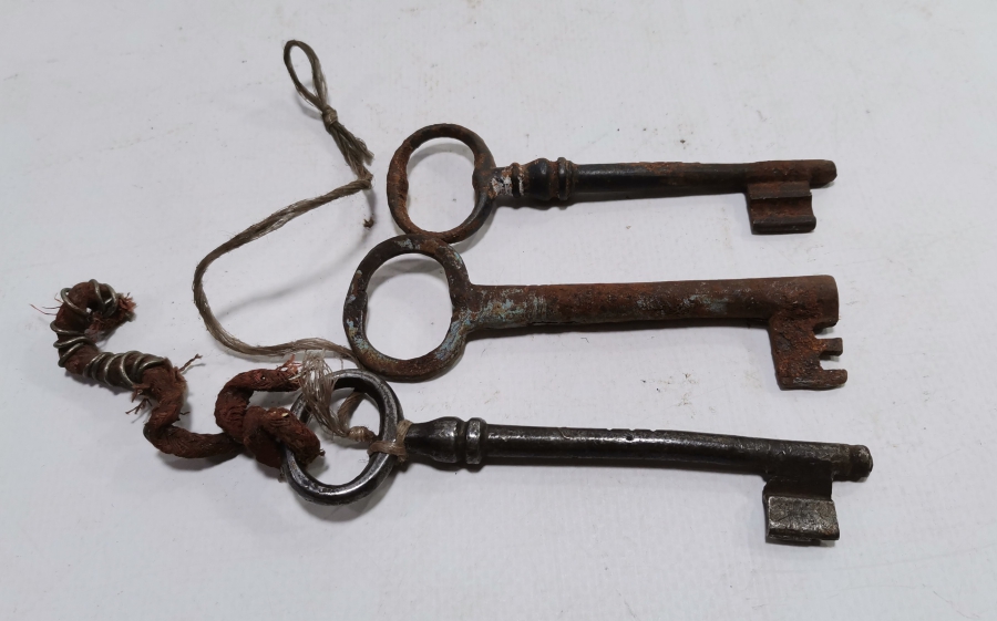 EL YAPIMI OSMANLI DÖNEMİ 3 ADET ANAHTAR