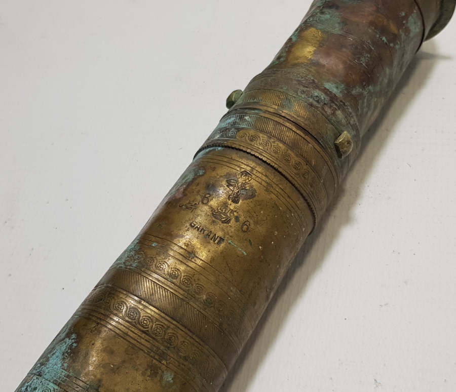 ÜZERİ ÇİFT USTA DAMGALI OSMANLI DÖNEMİ KAHVE DEĞİRMENİ