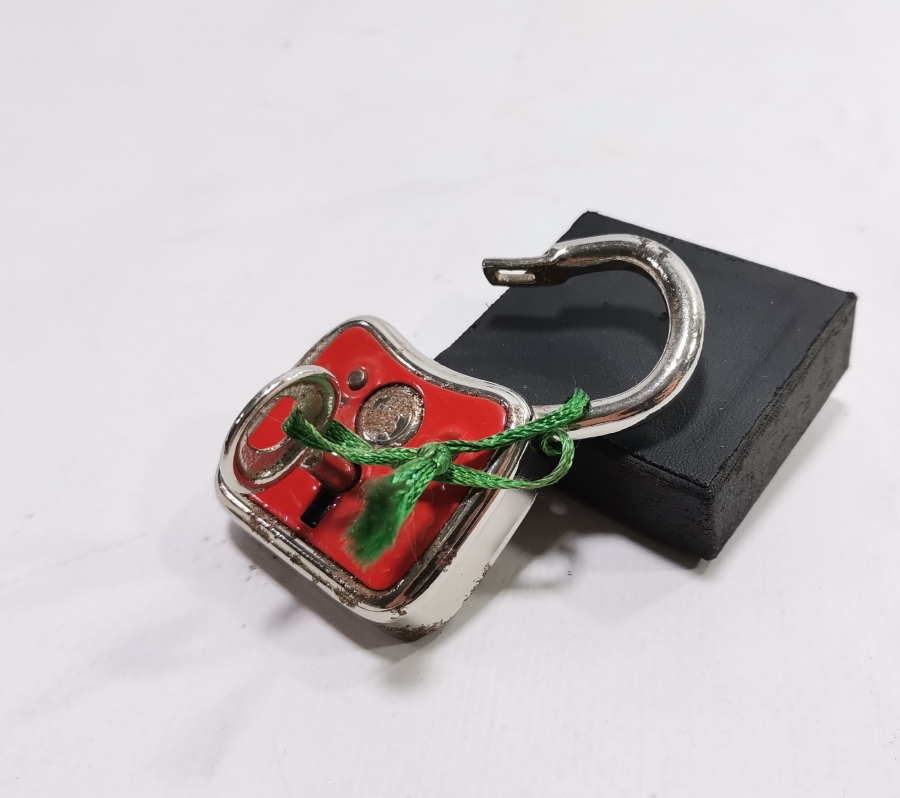 ORİJİNAL ANAHTARIYLA ANTİKA KİLİT