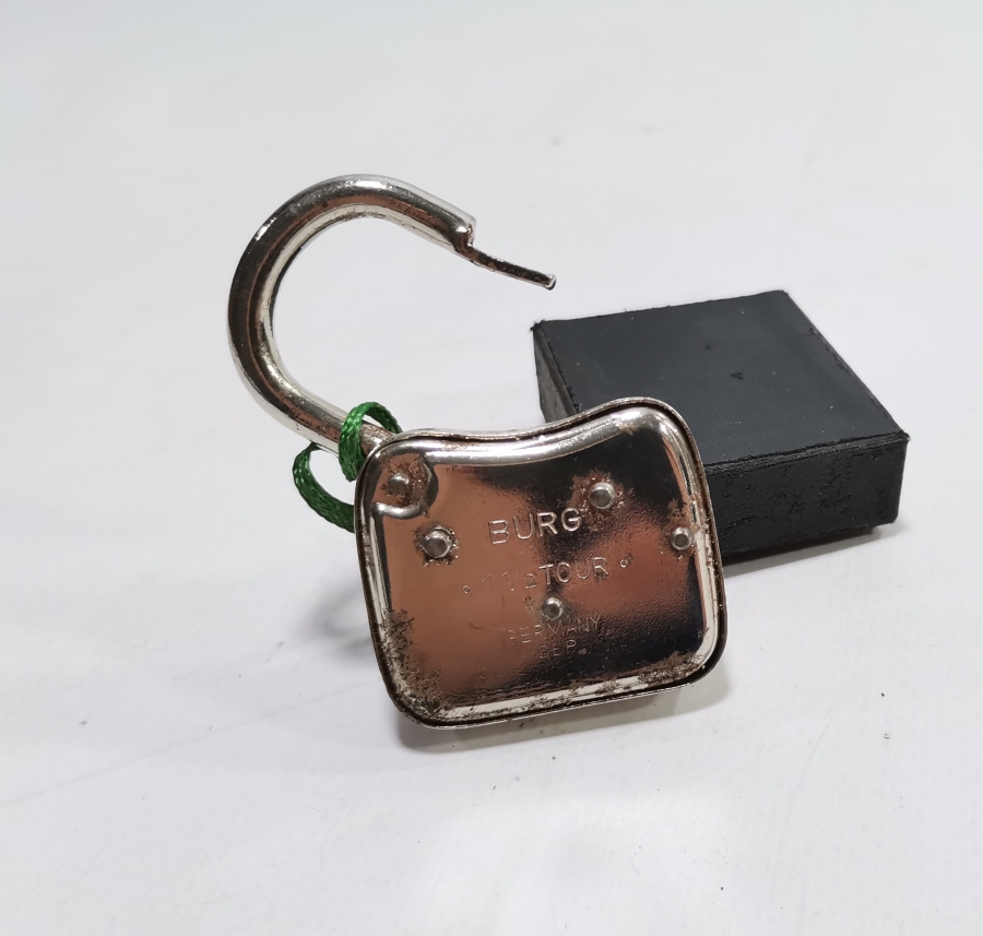 ORİJİNAL ANAHTARIYLA ANTİKA KİLİT