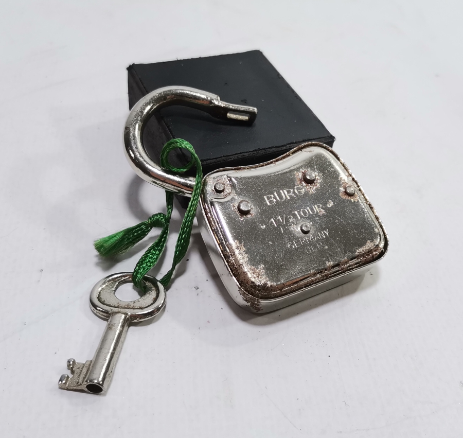 ORİJİNAL ANAHTARIYLA ANTİKA KİLİT