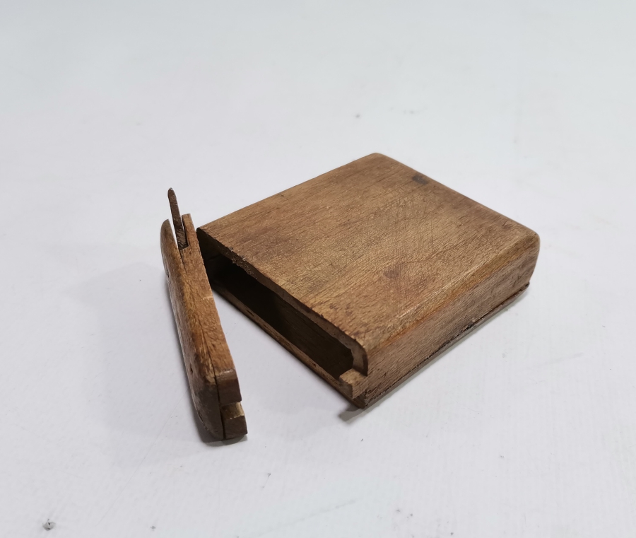 ANTİKA AHŞAP SİGARA TABAKASI