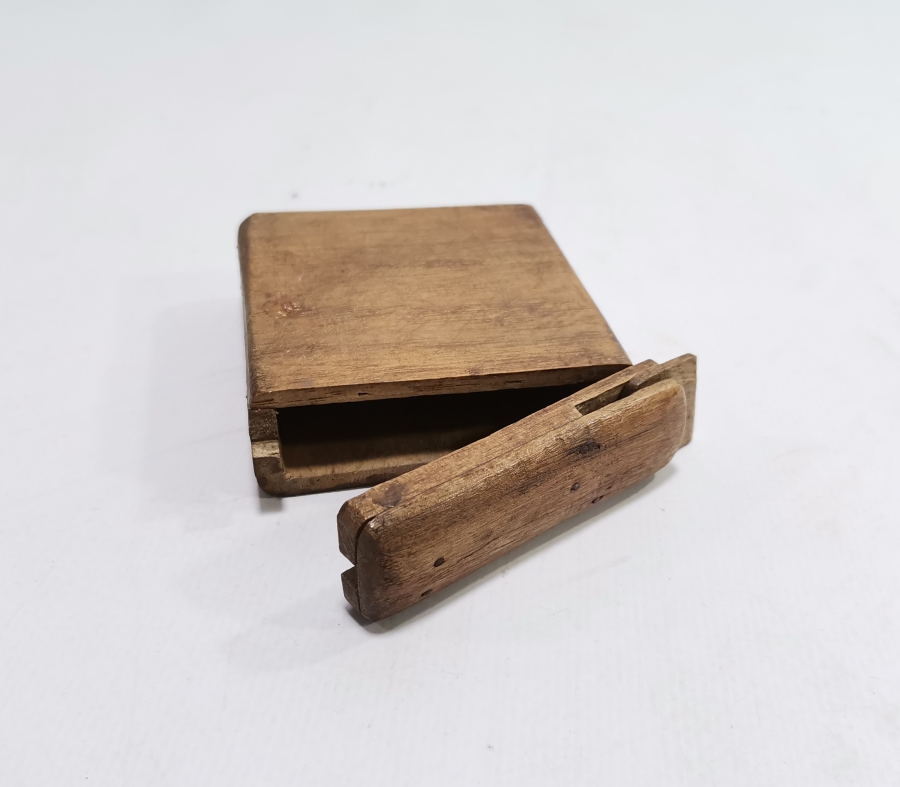 ANTİKA AHŞAP SİGARA TABAKASI