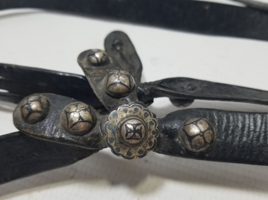 ÜZERİ SAVAT İŞÇİLİKLİ OSMANLI DÖNEMİ ÇERKES İŞİ GÜMÜŞ AT DÖŞLÜĞÜ