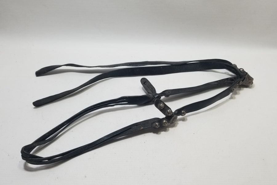 ÜZERİ SAVAT İŞÇİLİKLİ OSMANLI DÖNEMİ ÇERKES İŞİ GÜMÜŞ AT DÖŞLÜĞÜ