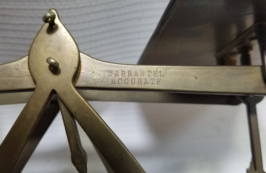 ORİJİNAL DİRHEMLERİYLE NADİR FORMDA ANTİKA TERAZİ