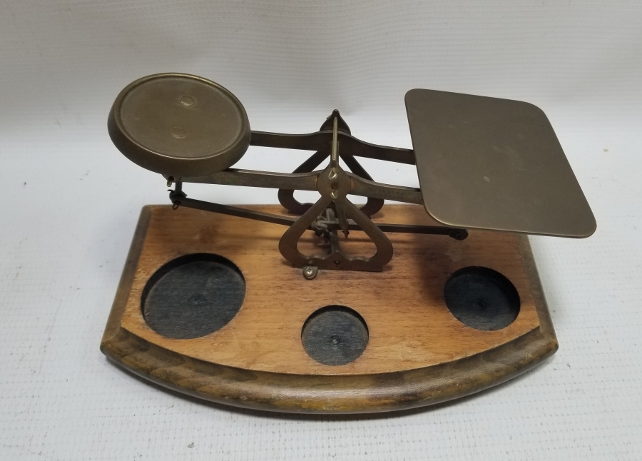 ORİJİNAL DİRHEMLERİYLE NADİR FORMDA ANTİKA TERAZİ