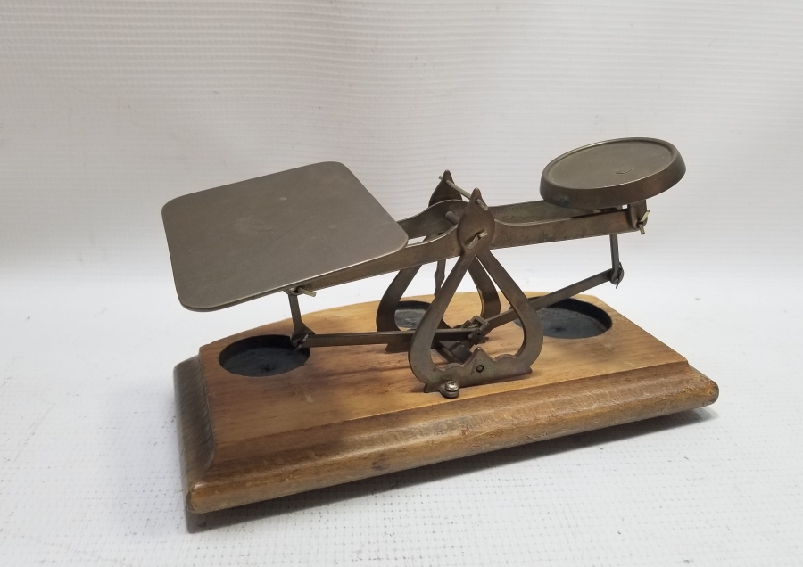 ORİJİNAL DİRHEMLERİYLE NADİR FORMDA ANTİKA TERAZİ