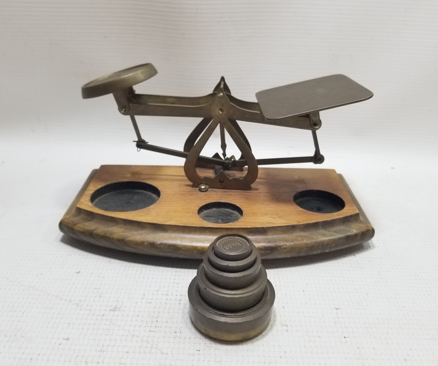 ORİJİNAL DİRHEMLERİYLE NADİR FORMDA ANTİKA TERAZİ