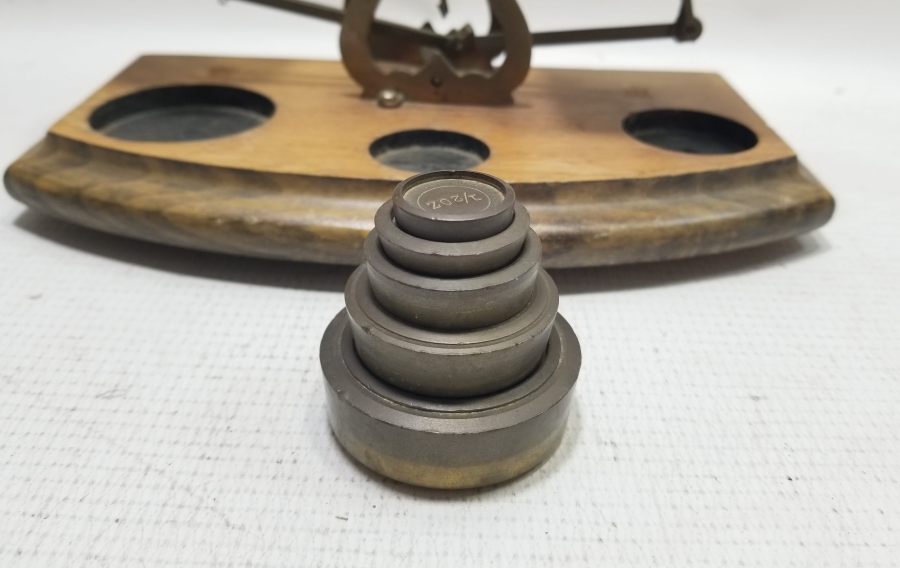 ORİJİNAL DİRHEMLERİYLE NADİR FORMDA ANTİKA TERAZİ