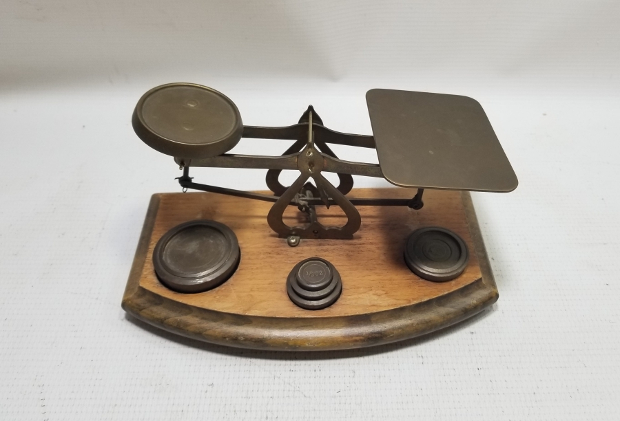 ORİJİNAL DİRHEMLERİYLE NADİR FORMDA ANTİKA TERAZİ