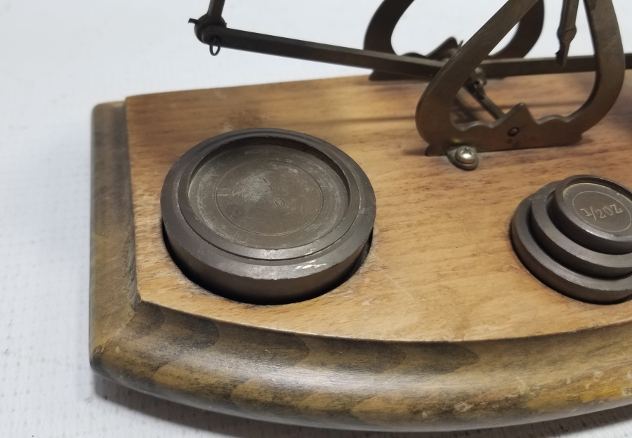 ORİJİNAL DİRHEMLERİYLE NADİR FORMDA ANTİKA TERAZİ