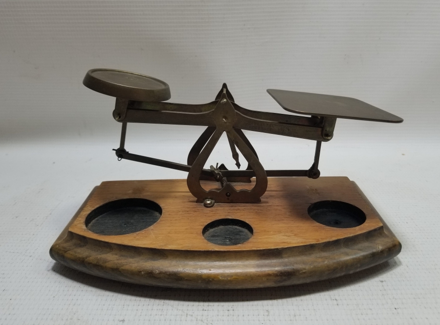 ORİJİNAL DİRHEMLERİYLE NADİR FORMDA ANTİKA TERAZİ