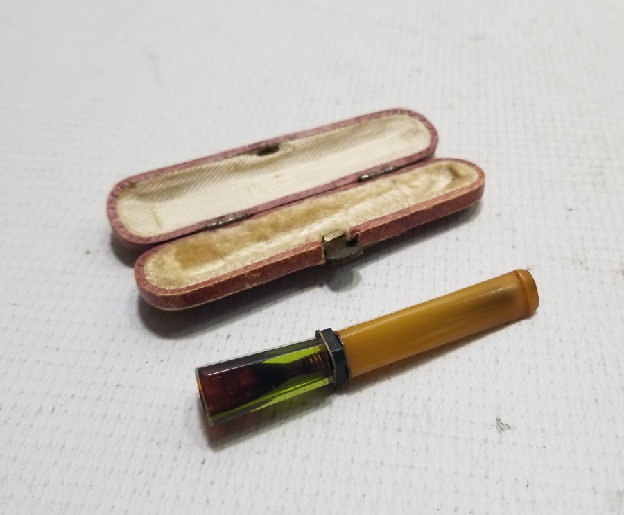 ORİJİNAL KUTUSUNDA ANTİKA SİGARA AĞIZLIĞI