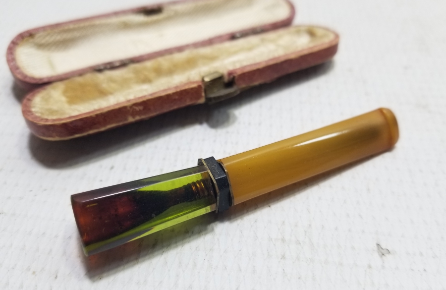 ORİJİNAL KUTUSUNDA ANTİKA SİGARA AĞIZLIĞI