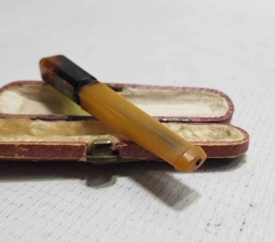 ORİJİNAL KUTUSUNDA ANTİKA SİGARA AĞIZLIĞI