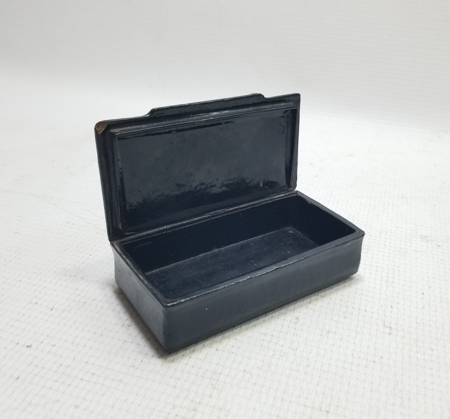 OSMANLI DÖNEMİ GÜMÜŞ ÇAKMA İŞÇİLİKLİ NADİR PAPİER MACHE TÜTÜN TABAKASI