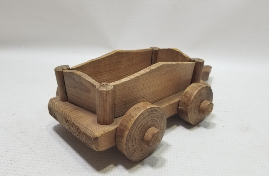 EL YAPIMI ANTİKA AHŞAP KAĞNI FORMLU OYUNCAK