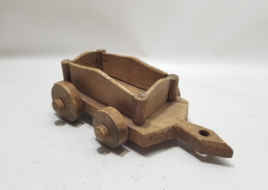 EL YAPIMI ANTİKA AHŞAP KAĞNI FORMLU OYUNCAK